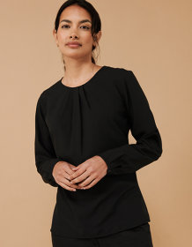 Ladies´ Pleat Front Long Sleeved Blouse